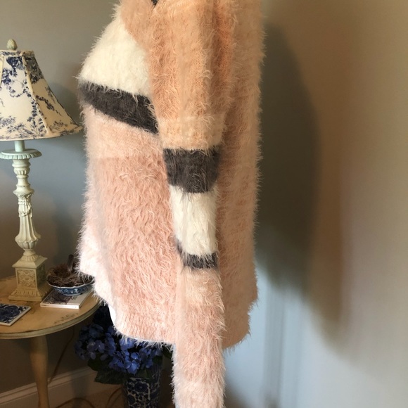 Vince Camuto brand pink, grey and ivory eye lash sweater - Picture 6 of 10